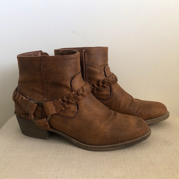 Western Style Cowboy Booties - Picture 2 of 3